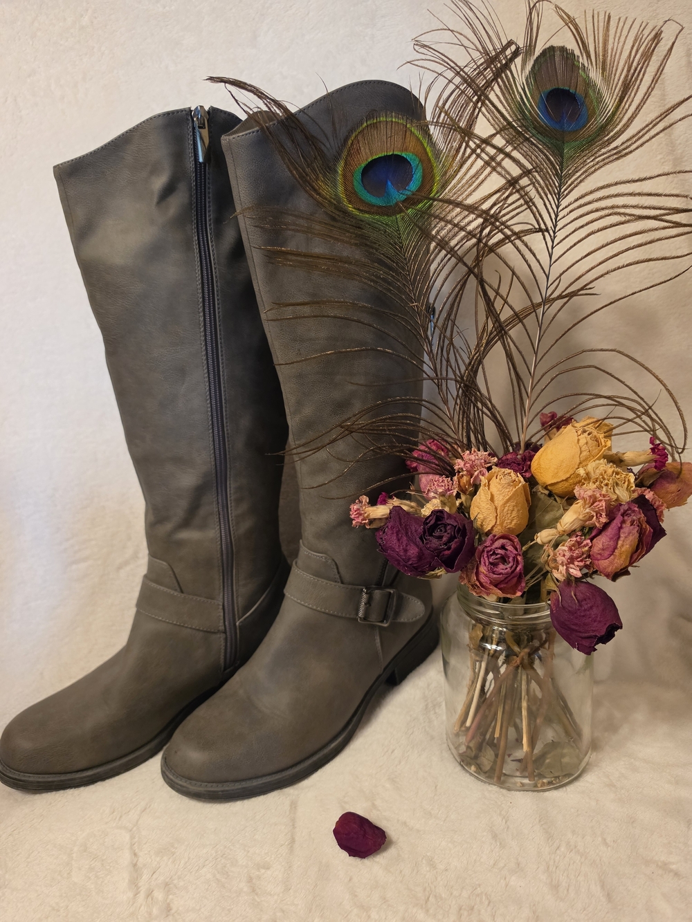 Maurices Women’s Gray Knee High Riding Boots Wide Calf Round Toe Size 9